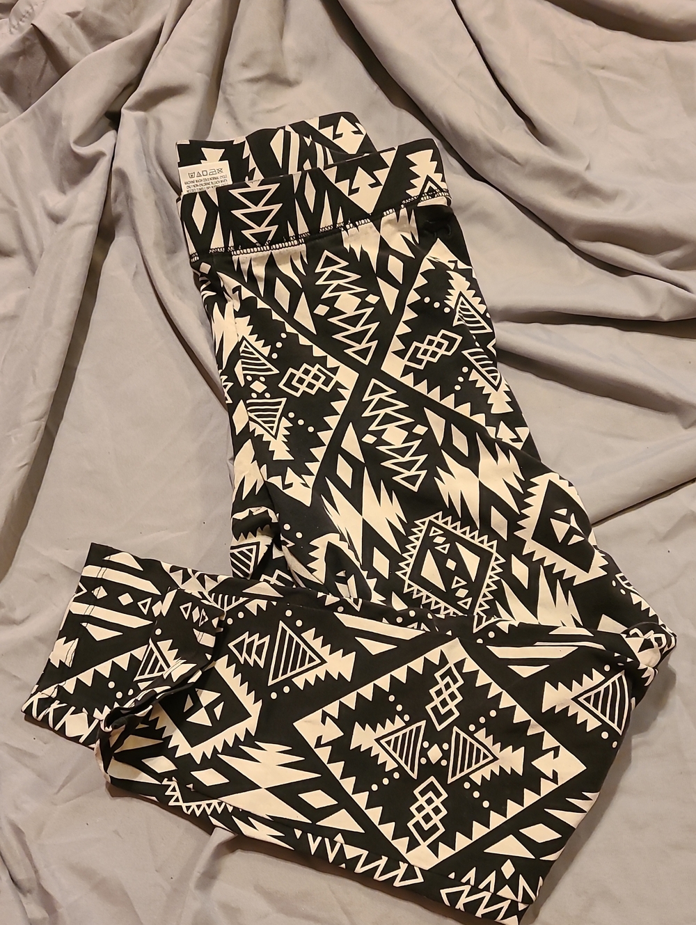 Victoria's Secret Black & Cream Aztec High-Rise Leggings